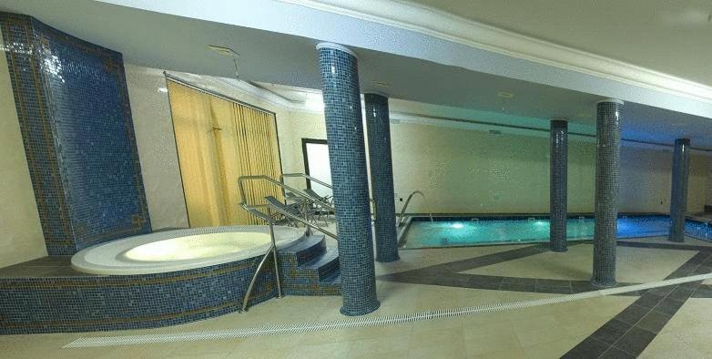 Hotel Dobosz Police Bagian luar foto