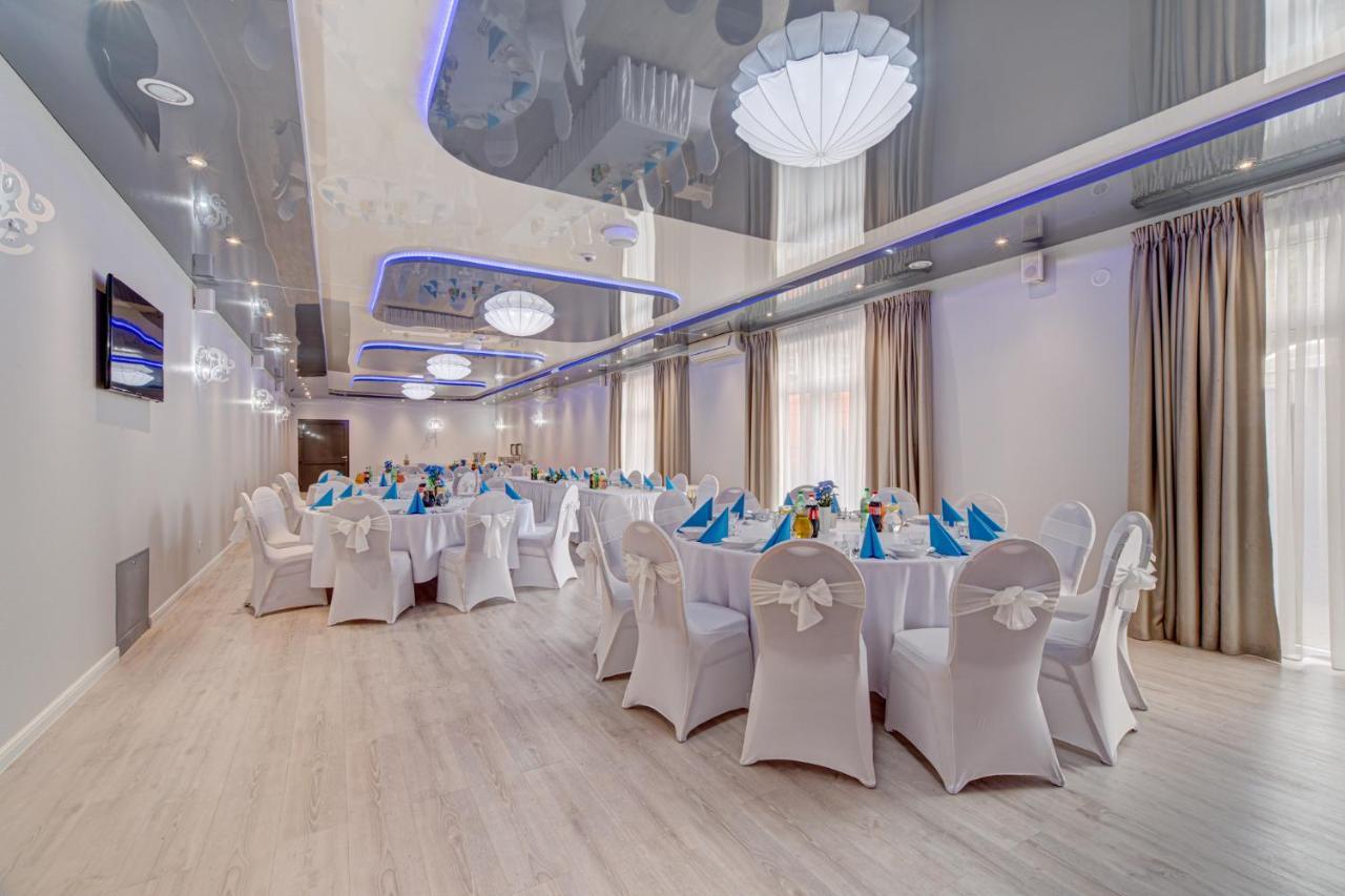 Hotel Dobosz Police Bagian luar foto