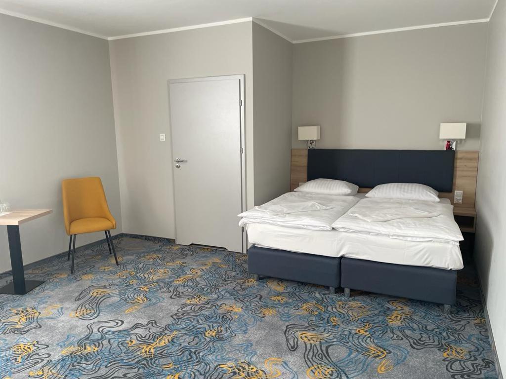 Hotel Dobosz Police Bagian luar foto