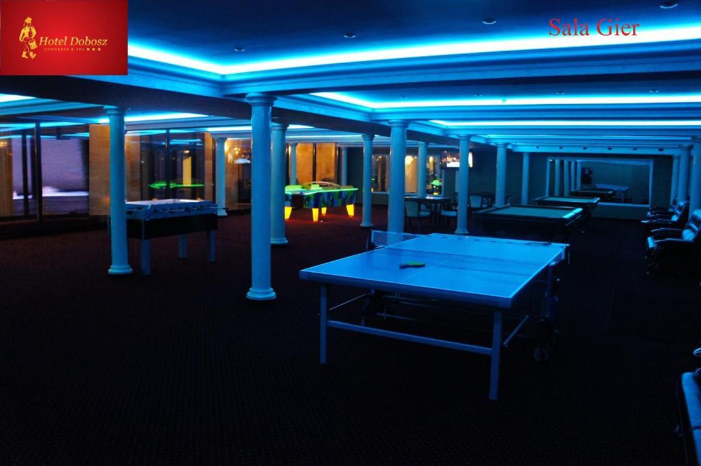 Hotel Dobosz Police Bagian luar foto