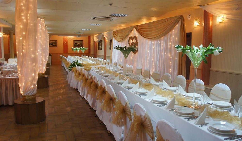 Hotel Dobosz Police Bagian luar foto